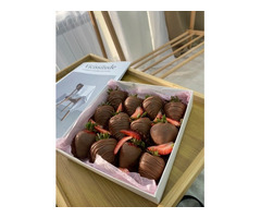 Клубника в шоколаде — подарочная коробка - Набор крупных свежих ягод
