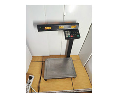 Продам торговые настольные весы масса-К
